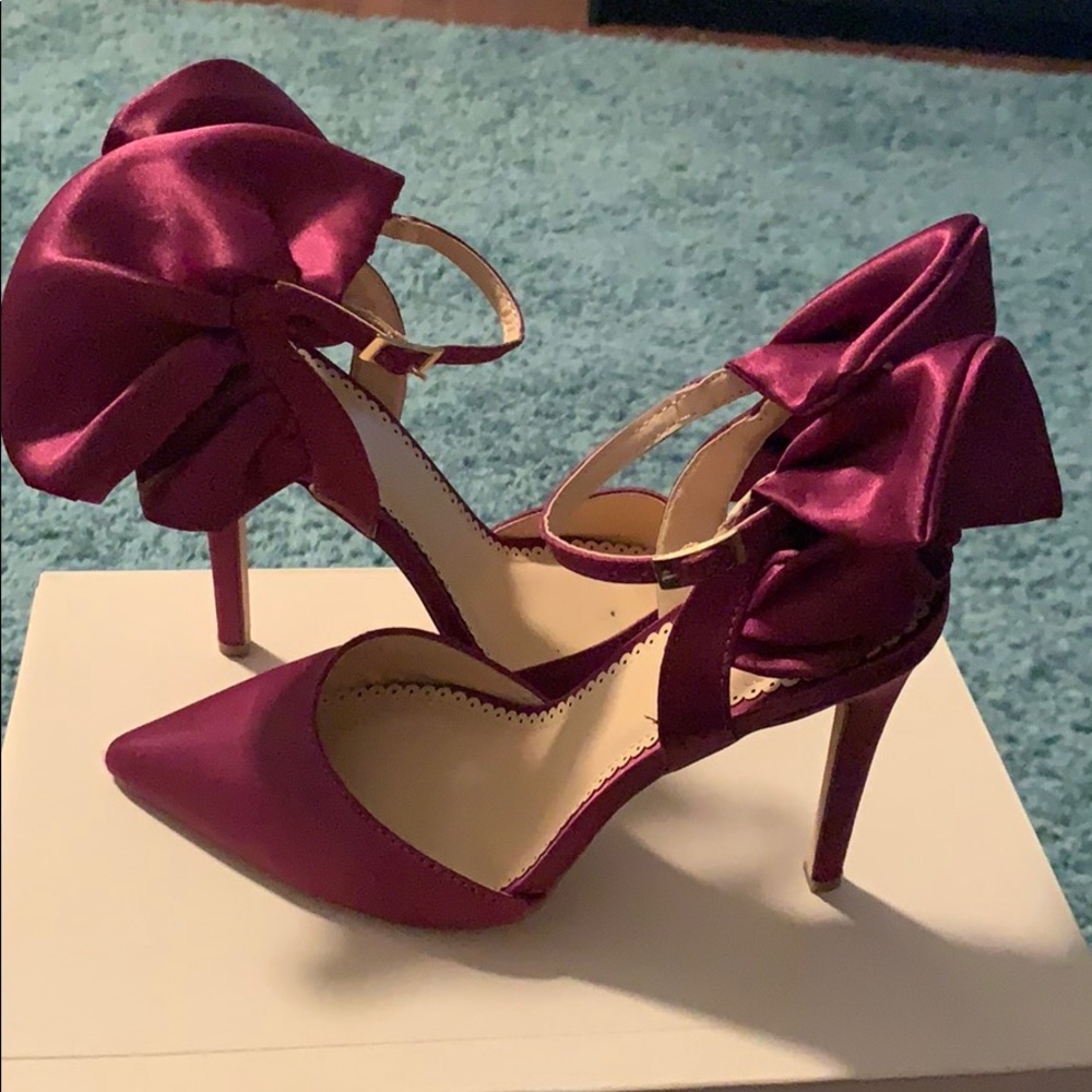 Sexy magenta heels